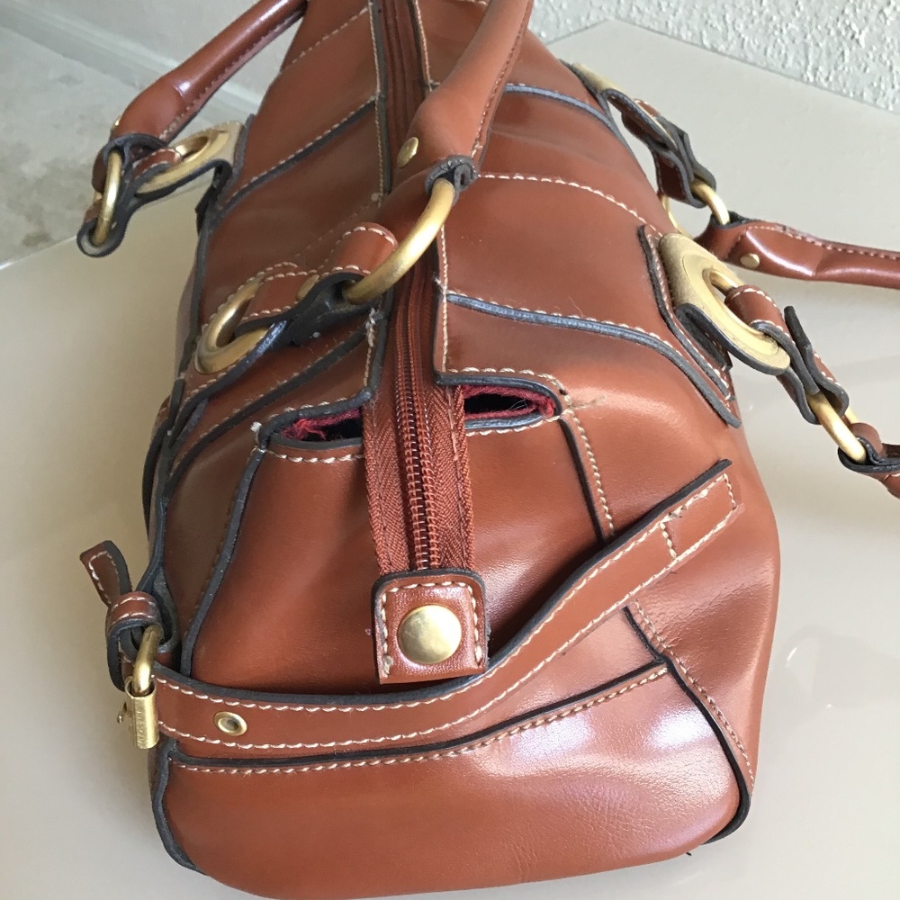 Women’s faux leather brown handbag